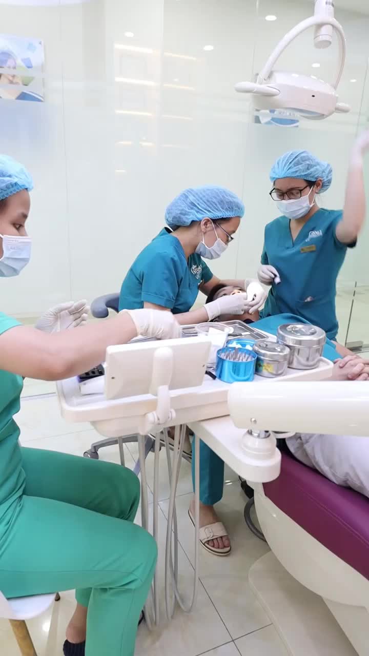 Ưu điểm mắc cài pha lê trong suốt