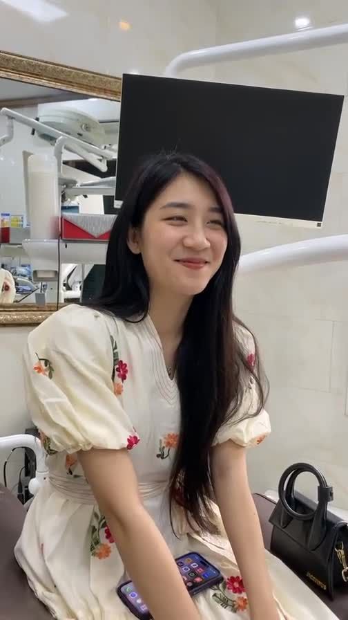 Khách hàng trước khi tháo mắc cài!!!