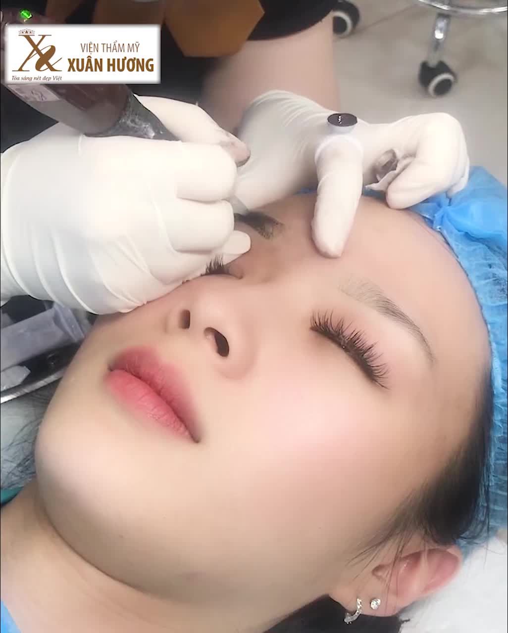 “ Phun mày gì mà đậm thế, tính dọa ma người khác à ?”