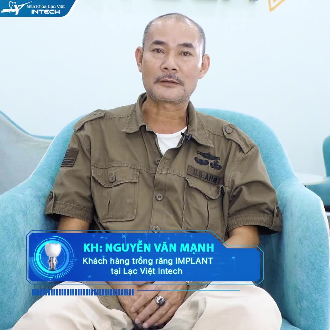 Do ảnh hưởng từ một tai nạn ngoài ý muốn, chú Nguyễn Văn Mạnh bị mất một vài răng cửa hàm dưới và phải nẹp xương hàm.