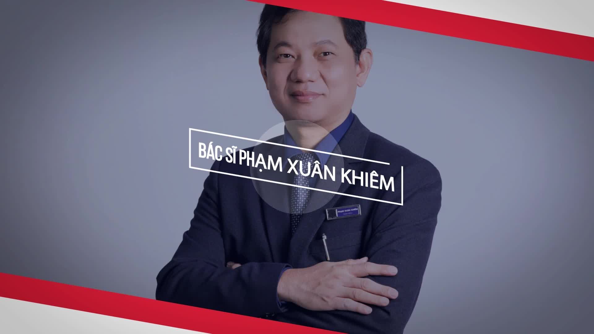 Bạn có biết phản ứng tự nhiên của cơ thể khi đặt túi nâng ngực? Bác sĩ Khiêm sẽ giải thích chi tiết trong video dưới đây và những lưu ý nhất định không được bỏ qua sau khi nâng cấp vòng 1 bằng túi độn nhân tạo.