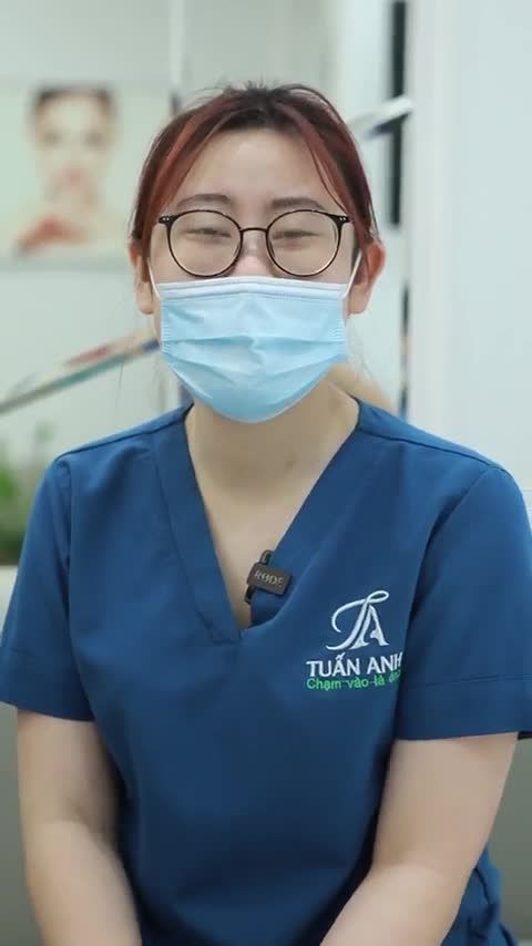 SAU CHỈ VỚI 7 NGÀY KHÁCH HÀNG QUAY TRỞ LẠI TÁI KHÁM (CẮT CHỈ) TẠI THẨM MỸ TUẤN ANH