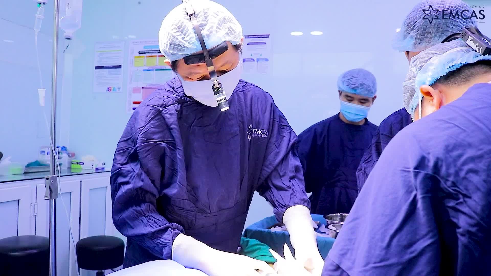 NÂNG VÒNG 1 BẰNG TÚI NGỰC TỰ THÂN