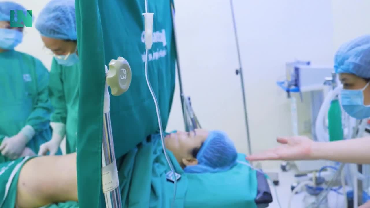 PHÍA SAU CÁNH CỬA PHÒNG THỦ THUẬT  HÚT MỠ TẠO DÁNG THẨM MỸ CÓ GÌ?