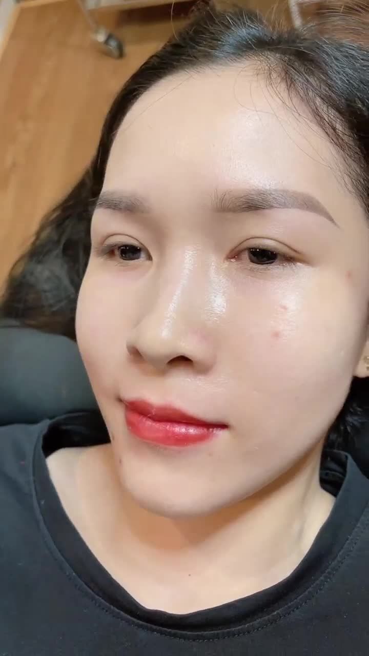 COMBO MÀY SẮC NÉT - MÔI CĂNG MỌNG QUYẾN RŨ ĐẸP TỰ NHIÊN GIÚP CHỊ KHÁCH HÀNG THĂNG HẠNG NHAN SẮC