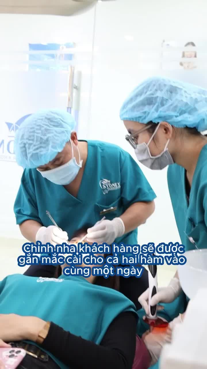 Vì sao có người niềng răng hàm dưới và trên ở hai thời điểm khác nhau?