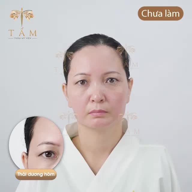 Cô Liên là một người rất biết chăm chút về ngoại hình và luôn muốn mình có một diện mạo ưng ý và tự tin nhất.