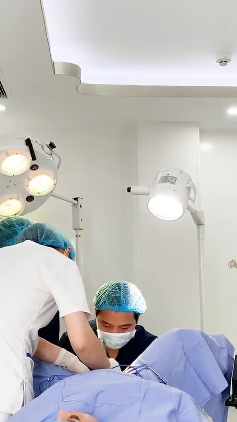 Làm đẹp vùng k.ín tái sinh lửa yêu.