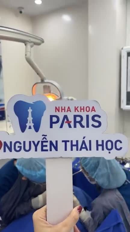Quá trình cấy ghép 1 trụ Den HQ  tại nha khoa Paris Q1 - Bác sĩ: Trần Kim Thành