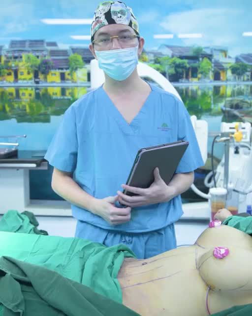 Bận rộn chăm lo gia đình nên không phải mẹ bỉm nào sau sinh cũng giữ được vóc dáng cân đối, đa số các mẹ sau sinh thường bị tăng cân, bụng tích nhiều mo thừa và da chùng.