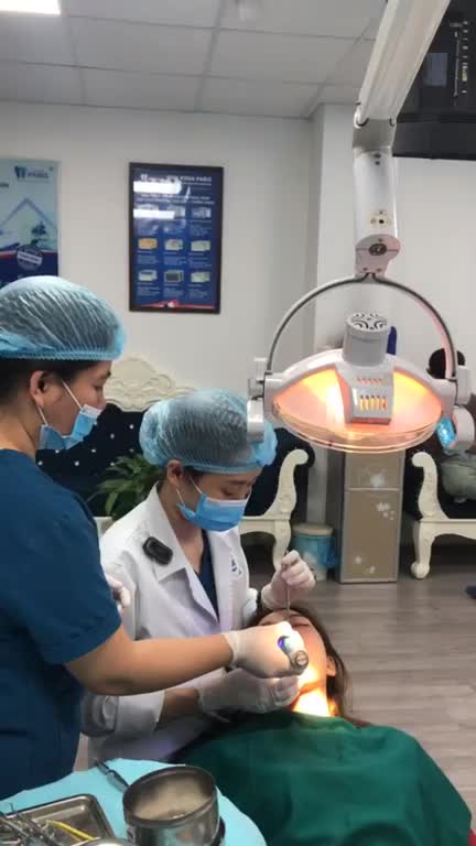 Quá trình gắn mắc cài kim loại tự buộc 3M Kh nữ: 23 tuổi đến từ Hà Nội