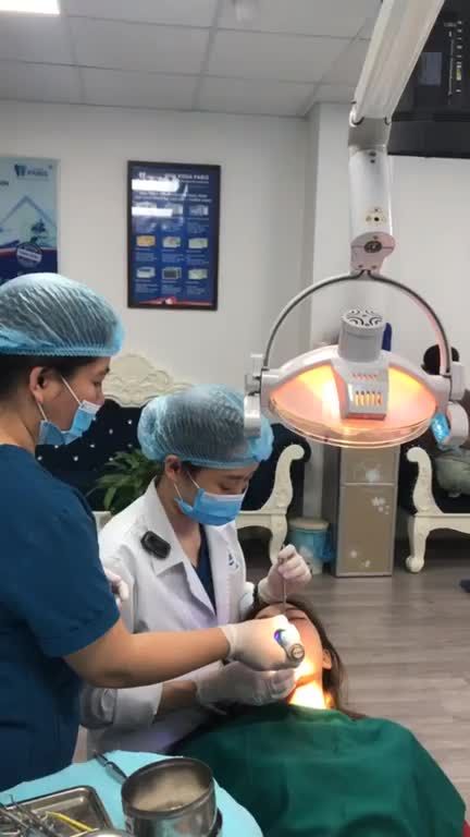 Quá trình gắn mắc cài kim loại tự buộc 3M Kh nữ: 23 tuổi đến từ Hà Nội