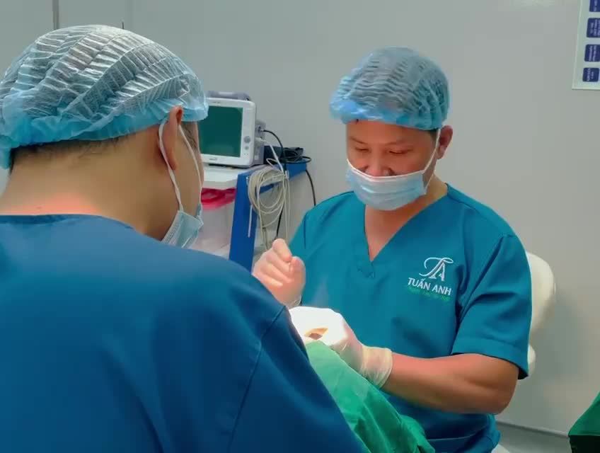Ca “trẻ hoá” mắt đặc biệt: Nâng cung mày - Trẻ hoá mí dưới