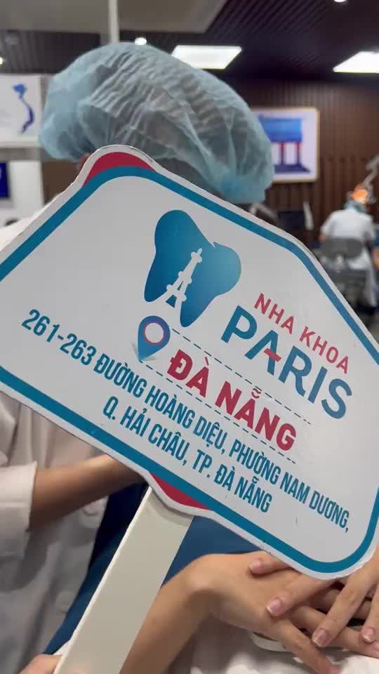 Quá trình gắn mắc cài kim loại tự động AI  tại Nha khoa Paris - Chi Nhánh Đà Nẵng