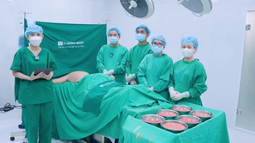 Chia sẻ đến chị em những hình ảnh kết quả của ca thực hiện hút mỡ tạo dáng thẩm mỹ vùng tay, lưng và nách của chị KH Việt kiều bằng video ngay tại phòng thủ thuật Bệnh viện.