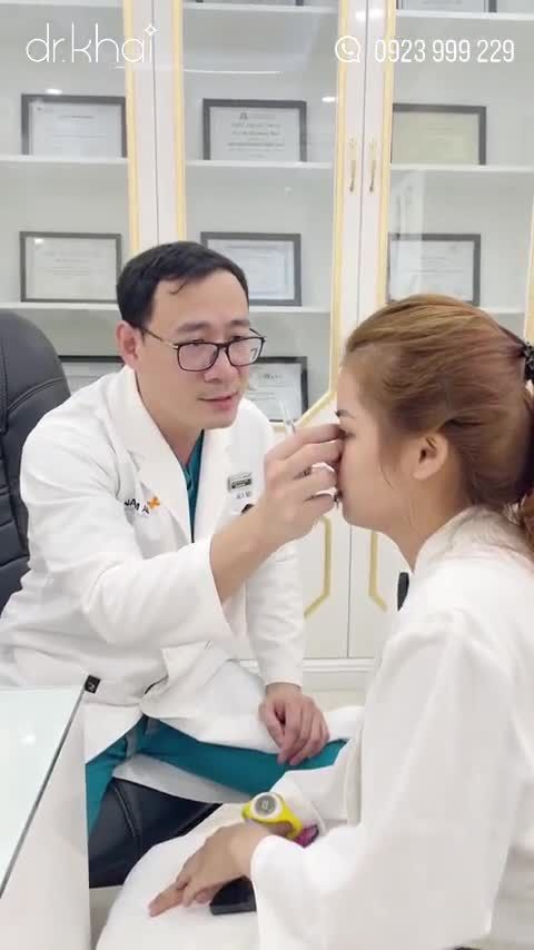 BÁC SĨ KHẢI TƯ VẤN NÂNG MŨI CẤU TRÚC NÂNG NGỰC ERGONOMIX