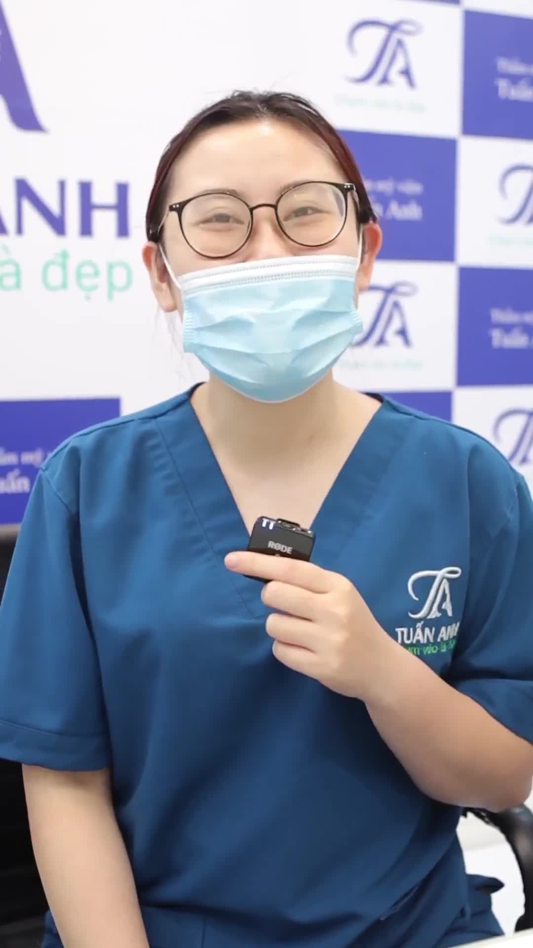 Cùng lắng nghe cảm xúc và tình trạng trước khi phẫu thuật của khách hàng và phương pháp bác sĩ cải thiện giúp chị thăng hạng nhan sắc sau... nhé!