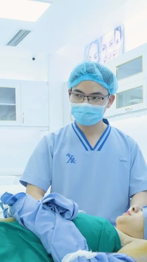 Tạm biệt mùi cơ thể với hút tuyến mồ hôi nách