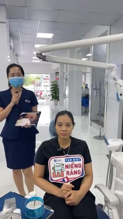 Khách hàng trước khi tháo Mắc cài sau 2 năm điều trị tại Nha khoa Paris - Chi Nhánh Hải Phòng