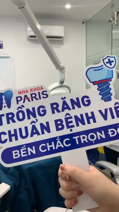 Quá trình cắm trụ Implant ETK cho vị khách hàng nữ đến từ thành phố Buôn Ma Thuột được thực hiện bởi bác sĩ Nguyễn Ngọc Linh của nha khoa Paris