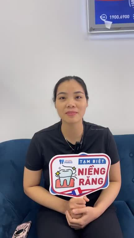 Khách hàng sau khi tháo Mắc cài sau 2 năm điều trị tại Nha khoa Paris - Chi Nhánh Hải Phòng