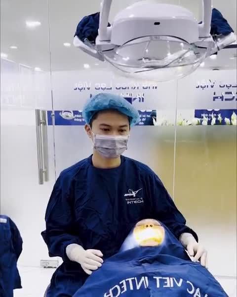 CẬN CẢNH THÁO BỎ CẦU RĂNG SỨ BỊ HƯ HỎNG, TRỒNG RĂNG IMPLANT TOÀN HÀM