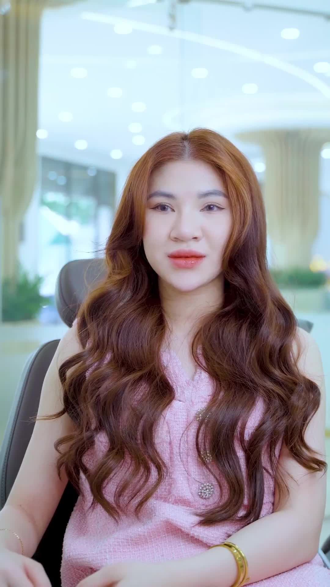 NỮ KHÁCH HÀNG XINH ĐẸP RẠNG NGỜI TRÀN ĐẦY SỨC SỐNG SAU 2 THÁNG THẨM MỸ RĂNG SỨ