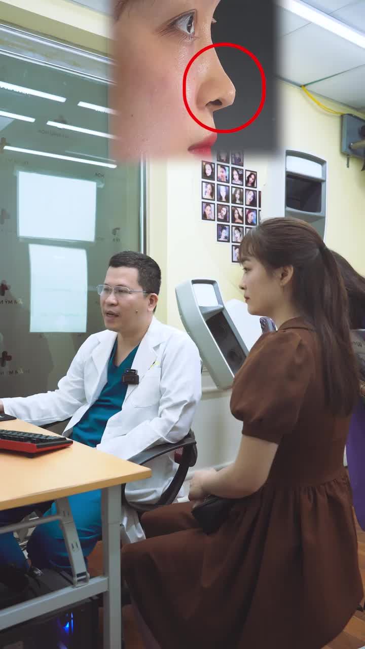 Mũi hiện tại không xấu, chỉ có một chút khuyết điểm ở cánh mũi. Bác sĩ tư vấn và mô phỏng, quyết định làm hay không nằm ở khách hàng.