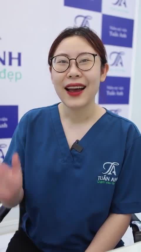 Cùng lắng nghe cảm xúc và tình trạng trước khi phẫu thuật của khách hàng và phương pháp bác sĩ cải thiện giúp chị thăng hạng nhan sắc sau... nhé!