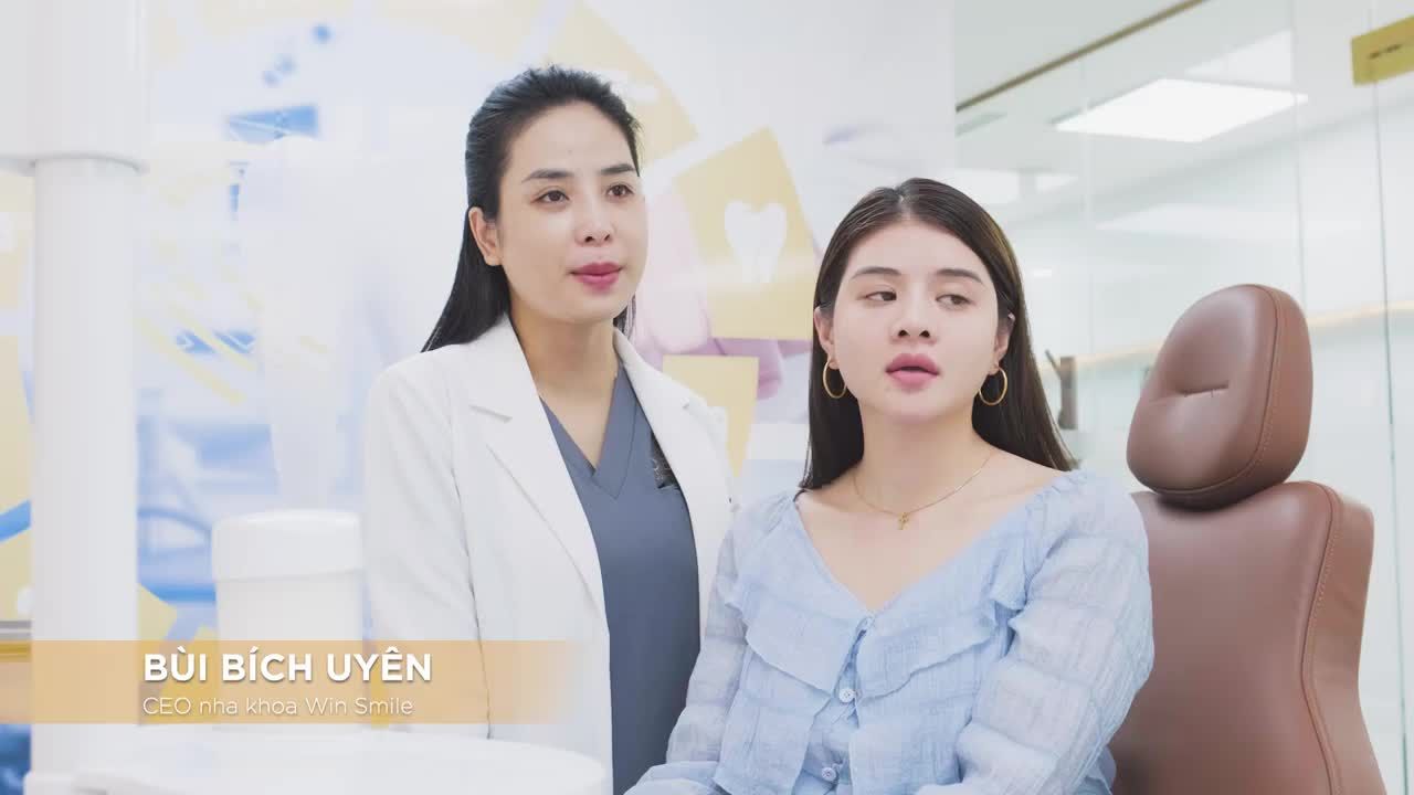 “Em muốn nụ cười phải thật tươi, sáng chứ trước giờ mẹ em cứ chê mày cười xấu quá…”
