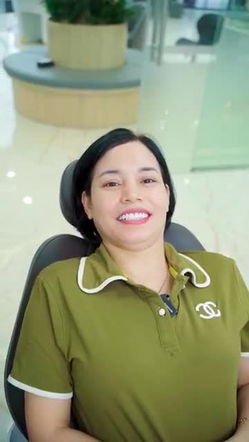 SO SÁNH THỰC TẾ TÌNH TRẠNG RĂNG TRƯỚC VÀ SAU KHI THẨM RĂNG SỨ CỦA NỮ KHÁCH HÀNG ĐẾN TỪ LÀO CAI