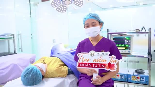 Vị khách hàng nói gì trước khi "tân trang cô bé" cả nhà cùng đón xem