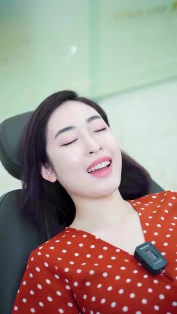 CHIÊM NGƯỠNG SỰ THAY ĐỔI TRƯỚC SAU CỦA NỮ KHÁCH HÀNG SAU KHI THẨM MỸ RĂNG SỨ