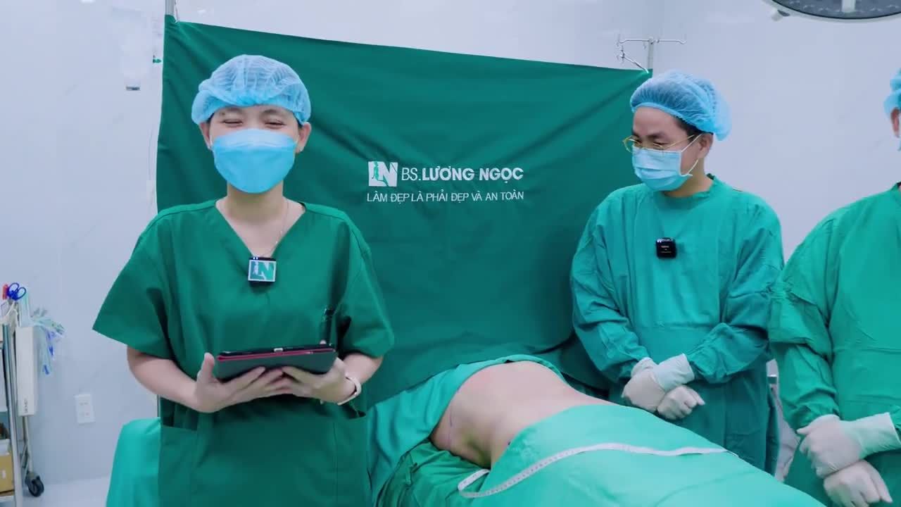 Những hình ảnh về kết quả thực tế của trường hợp hút mỡ hôm nay sẽ được trực tiếp ngay sau video bên dưới: