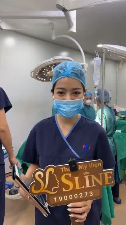 CẢ NHÀ NGHỈ TRƯA CHƯA ??  Còn ekip Sline vẫn đang miệt mài với những ca phẫu thuật ngực, bụng….