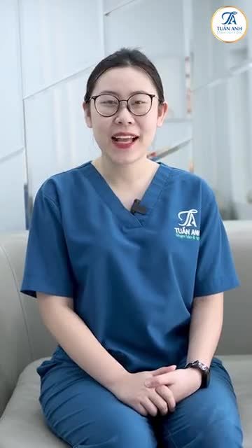 Tái khám sau 1 tháng thực hiện combo cắt mí  treo cơ nâng mi