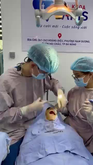 KH cắm 4 trụ Implant Pháp tại NK Paris Đà Nẵng
