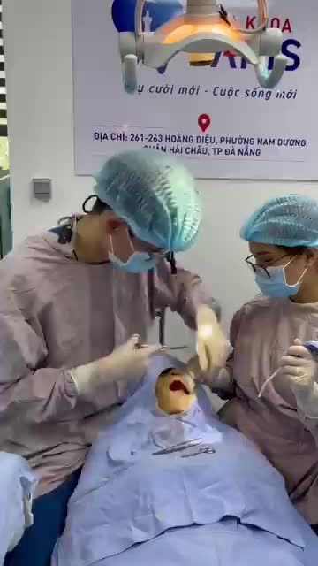 KH cắm 4 trụ Implant Pháp tại NK Paris Đà Nẵng