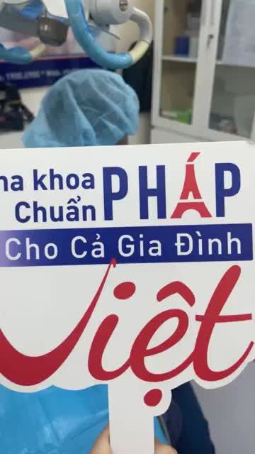 Quá trình gắn mắc cài kim loại tự động AI Design tại Nha khoa Paris - Chi Nhánh Quận 1 - HCM