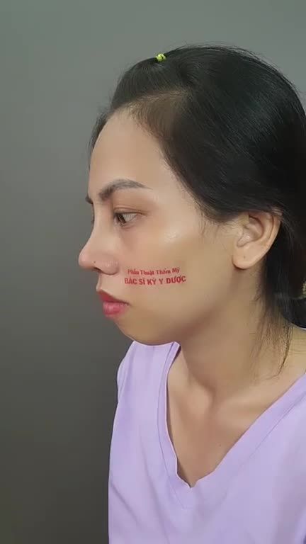 Chỉ vì thích một người quá khó  Nên em chọn thích gì làm đó cho nhanh!