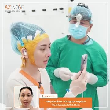 Khách hàng Bình Phước cùng xem dáng mũi với người thân "ở xa"