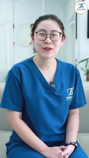 Trò chuyện trực tiếp với chị khách hàng sau 7 ngày cắt mí