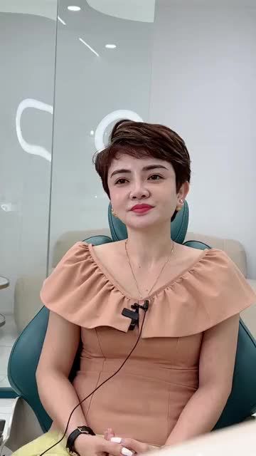 "Nàng thơ" Hà Nội review trải nghiệm thẩm mỹ răng sứ ngay trên sóng livestream nhà Delia