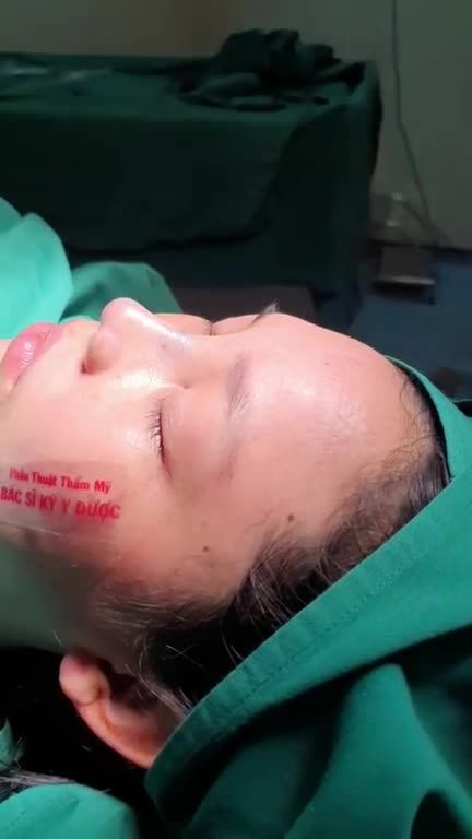 Thay đổi lớn của bạn khách sau khi găp bác sĩ Kỳ Y Dược.