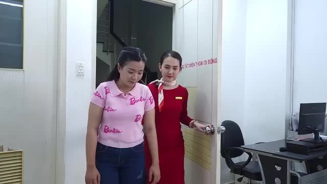Gặp lại K.N khách hàng may mắn ở tập trước nhận được suất PHẪU THUẬT THẨM MỸ MIỄN PHÍ do PTTM Bác sĩ Long tài trợ độc quyền.