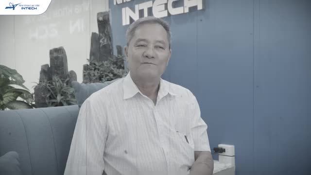 Sau 3 tháng chờ trụ implant tích hợp với xương hàm, Chú Doãn Văn Chinh đã được lắp răng hoàn thiện và hoàn thành quá trình trồng răng implant tại Nha khoa Lạc Việt Intech.