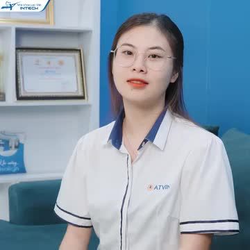 Các cô gái có thể tự ti, mặc cảm vì bất kỳ khuyết điểm nào trên cơ thể. Có người mặc cảm vì béo, có người mặc cảm vì da đen, mặt mụn, có người lại buồn vì chiều cao khiêm tốn…