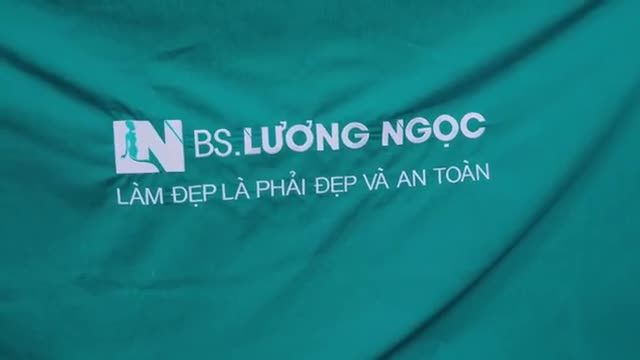 Ekip Bác sĩ Lương Ngọc tiếp nhận trường hợp chị khách 8x - khách hàng thân thiết đã từng thực hiện dịch vụ hút mỡ tạo dáng bụng eo hông và kết quả được duy trì lâu dài cho đến tận hôm nay.
