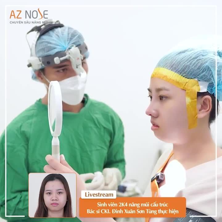 Sinh viên 2K4 cùng chị gái xem dáng mũi trước khi đóng vết khâu Thực hiện bởi Bác sĩ CKI. Đinh Xuân Sơn Tùng.