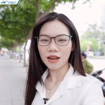  Hải Thắm một cô gái trẻ đã chia sẻ với chúng tôi rằng mình rất ngại cười vì “răng bị thưa”. Chính điều đó đã làm giảm sự tự tin của trong công việc và cuộc sống hằng ngày.